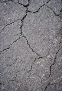 3831 करोड़ की लागत से बने पुल में दरारें, उद्घाटन के 3 दिन बाद सवाल उठे निर्माण गुणवत्ता पर