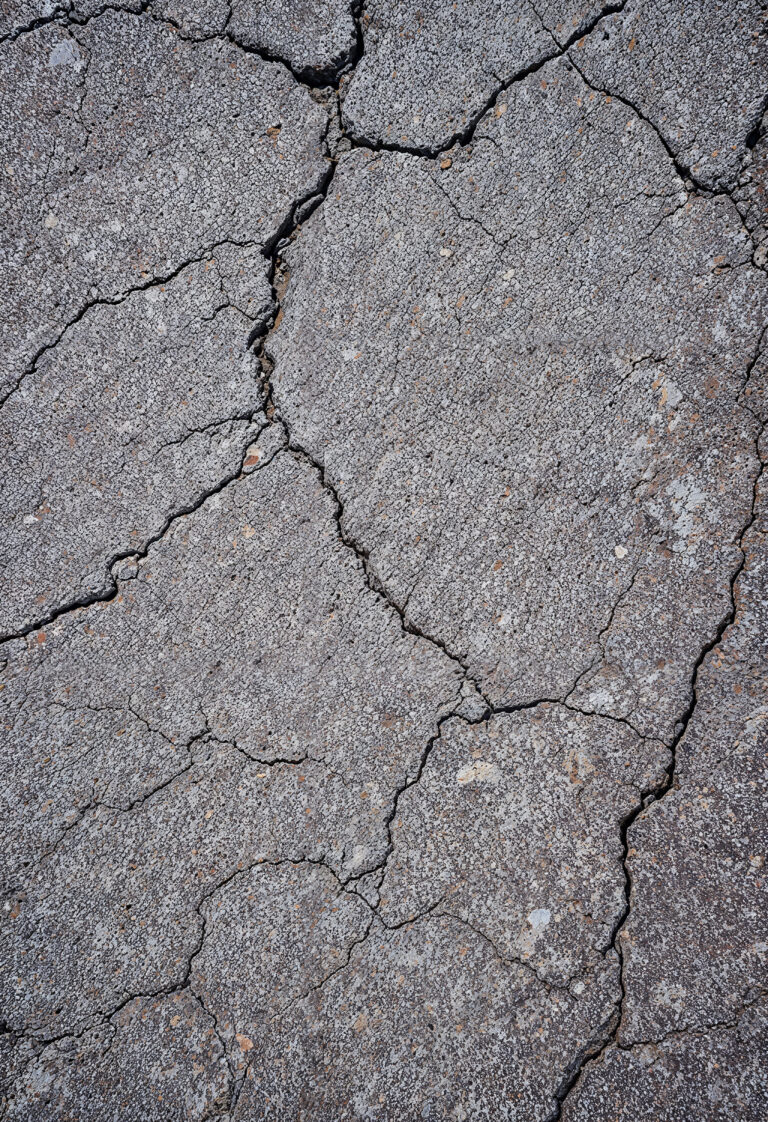 3831 करोड़ की लागत से बने पुल में दरारें, उद्घाटन के 3 दिन बाद सवाल उठे निर्माण गुणवत्ता पर